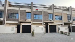 بيع مستعجل ! قابل للتفاوض تاون هاوس في منطقة سكنيه حيويه قريب من جميع الخدمات من المالك مباشره