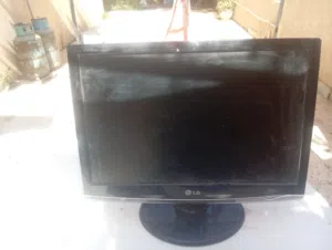 شاشه مكسور الي جي حجم 18.5 انش