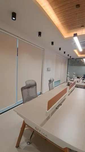 ستائر رول وزيبرا عازلة لأشعة الشمس والحراره Roller and Zebra Blinds provide