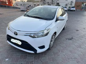 Toyota Yaris 1.3 Fuel efficient Corolla model 2016 Color white