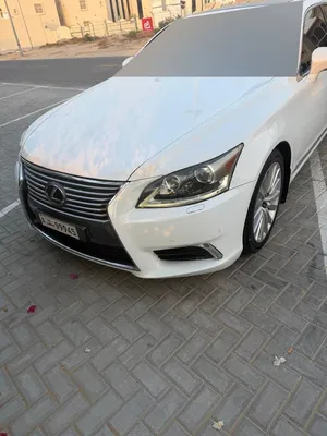 Used Lexus LS in Ajman