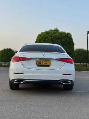 مرسيدس بنز C300 موديل 2023 بحالة ممتازة