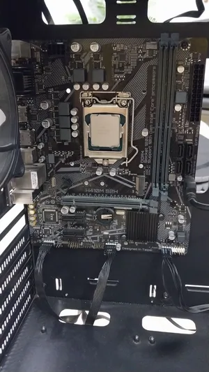 للبيع كومبو معالج i5 10400f مع مذربورد
