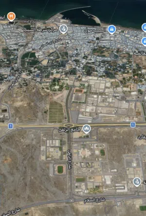 فرصه للبيع نصف ارض السيب حله البنود كورنر قريب شارع العام /