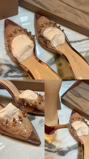 حذائين :كعب SJP  وكعب Gianvito Rossi اصليات