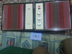 لعشاق التراث أستريو قديم شغال وبحالة ممتاز