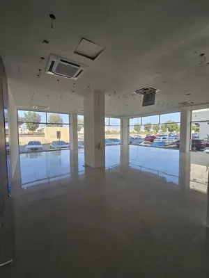 معرض من المالك مباشرا مساحه 145 في شارع مازون الخوض showroom from the woner, Mazoon Street, Al Khou