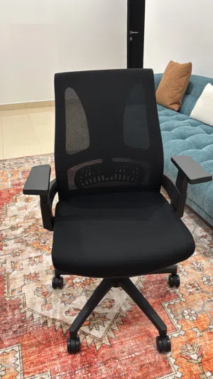 كراسي مكاتب جديدة استعمال خفيف جدا نظيفة وبحالة ممتازة  office chairs excellent condidion