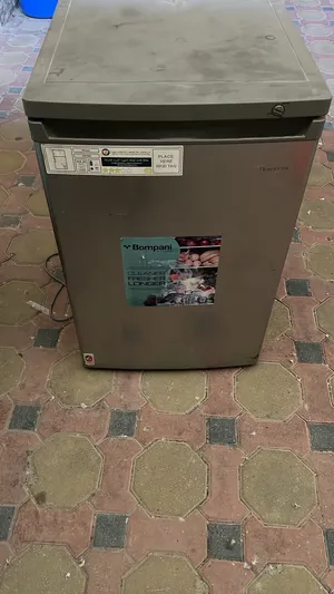 ثلاجة حجم وسط شركة Bompani