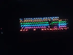 كيبورد من ماركه RAZER  اري جي بي ما مستخدم احو جديد استخدام يوم واحد فقت سعره60 وبيه مجال وماوس