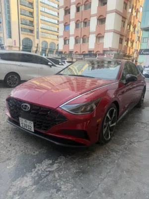 للبيع سياره هونداي رقم واحد لمتد 1-6توربو