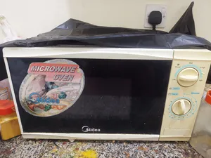 ميكرويف ماركة مديا مستعمل Microwave in very good condition