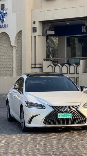 Used Lexus ES in Muscat