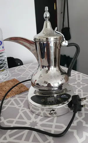ماكينة قهوة عربية و شاي بحالة ممتازة