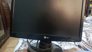 شاشة كمبيوتر LG