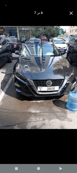 Altima 2020 black exterior black interior in good condition didn't need anything salleng for travel