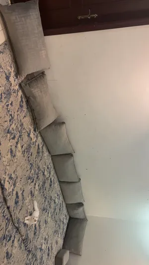 مخاد بحاله ممتازه