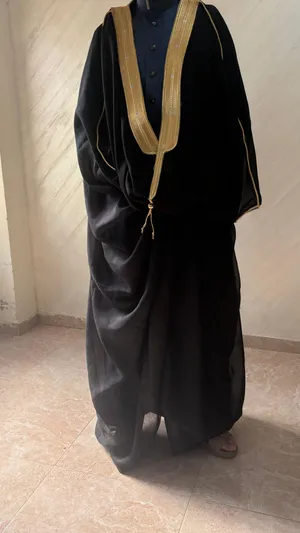 1- عباية جوخ ماركت السلطان السعودية 1- وبشت ملوكي لون اسود