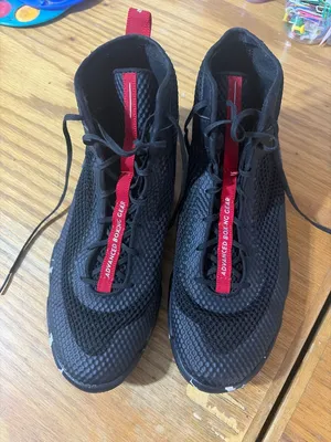 Decathlon boxing shoes-كنجه -معدات فنون قتاليه
