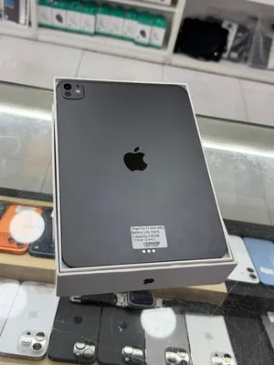 iPad Pro 256GB M5 مشحون مرتين فقط غير مستخدم مع قلم ابل برو اصلي وكيبورد ماجيك اصلي ابل ومكفول ابل