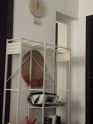 رفوف وتعليق
