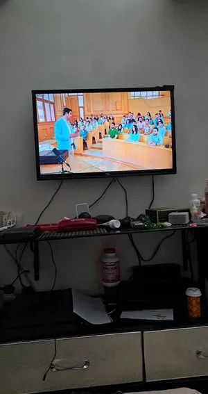 شاشة تلفزيون TCL
