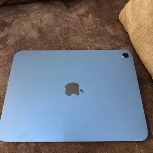 Apple iPad Air 11 128 GB in Ajman