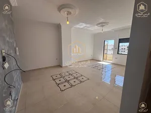 شقة * فارغة * للايجار * 2 نوم * قرب الخدمات * ام السماق