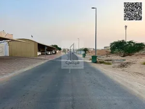 قطعة أرض سكنية للبيع – الحليو 1 (عالشارع، موقع مميز)