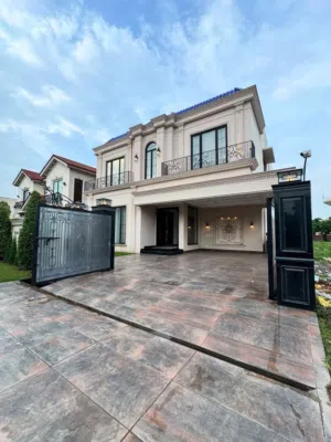 315 m2 4 Bedrooms Townhouse for Rent in Basra 14 Tamooz Street