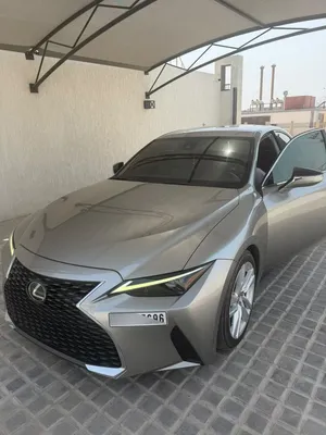 لكزس IS 300 موديل 2022