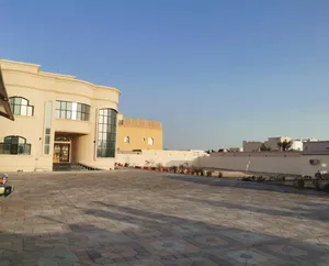 فيلا فخمة للايجار في مدينة شخبوط