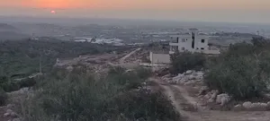 قطعة ارض منطقة فلل وشاليهات منظر ساحر مطل على الساحل  بإطلالة ما الها مثيل