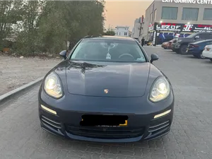 Porsche Panamera 4S 2016 GCC Specs Used Blue Gasoline Sedan with Premium Features