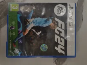 للبيع شريط FC24 يدعم اللغة العربية بسعر لقطه 12ريال مع كتيبات التعليمات تواصل خاص اذا جاد