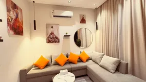كنب شبة جديد 5m للبيع Sofa for sale