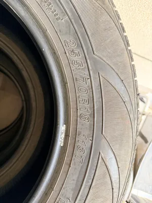 للبيع اربع اطارات استخدام خفيف مقاس 225/70/18