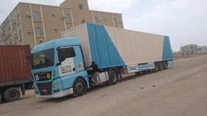 Box Trailer 16 meter available from Oman to Qatar Kuwait Bahrain Saudi arabia