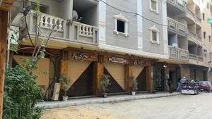 للبيع ثلاث محلات جاهزين علي المفتاح بيانكي الفردوس البيطاش