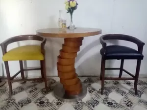اربع كراسي وطاولة زان بوضع جيد