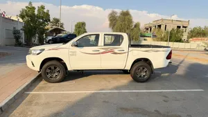 Used Toyota Hilux in Al Ain