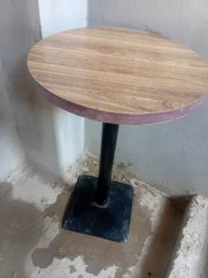 طاولة للبيع