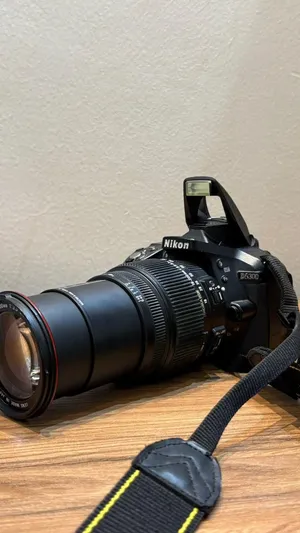 للبيع كاميرا Nikon D5300 بحالة ممتازة ونظيفة.