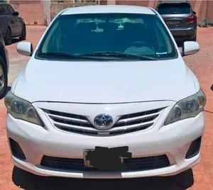 سيارة تويوتا كورولا موديل 2013بحالة ممتازة