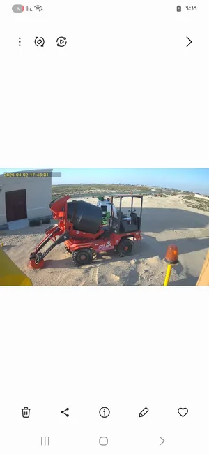 2009 خلاطة خرسانة 2500 ليتر  سيلا ايطالي فورويل  ديزل موصفات عالية تغريغ خلفي+جانبي من الطرفين