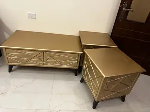 طاولات وسط جديد طاولات فخمة بتصميم عالمي ومميز ل. غرف ضيوف او غرف جلوس .ماركة اصلية للبيع بسعر رمزي
