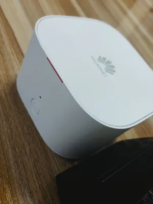 مقوي شبكة واي فاي هواوي (Huawei WiFi Extender) جميع الشبكات بحالة ممتازة