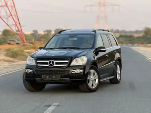 Mercedes GL 450, 2008 model, GCC specification, full option, first owner from the agency.