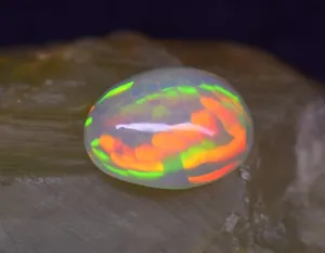حجر أوبال أثيوبي خلية النحل مع شهادة المختبر natural honeycomb opal with certificate
