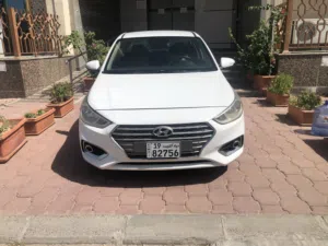 للبيع هيونداي اكسنت 1600Cc وكالة الكويت 2020  ابيض الداخل بيج فل اتوماتيك